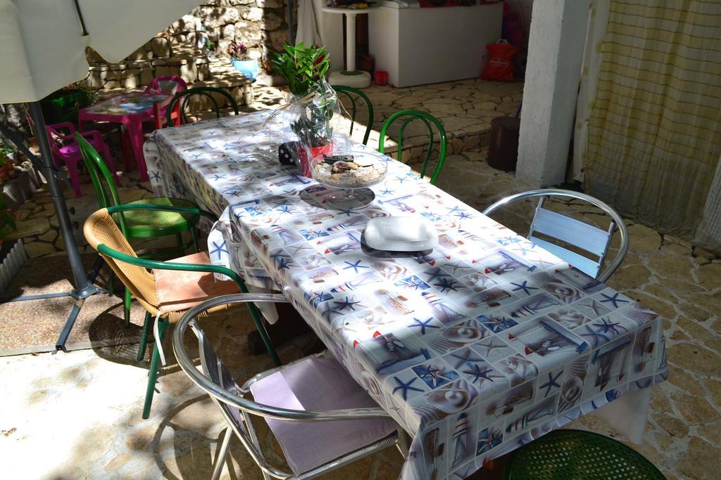 Apartmani Jenny I Tania Lopar Exterior foto