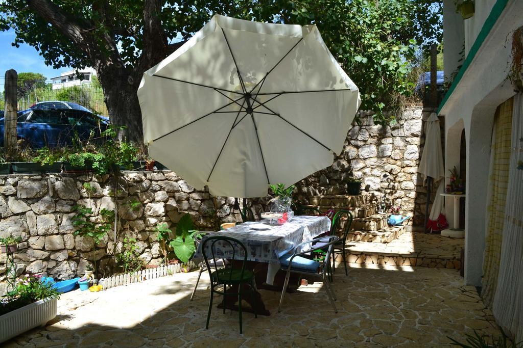 Apartmani Jenny I Tania Lopar Exterior foto