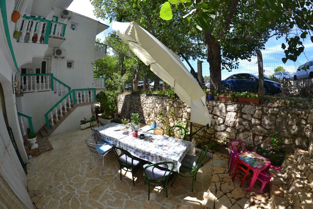 Apartmani Jenny I Tania Lopar Exterior foto