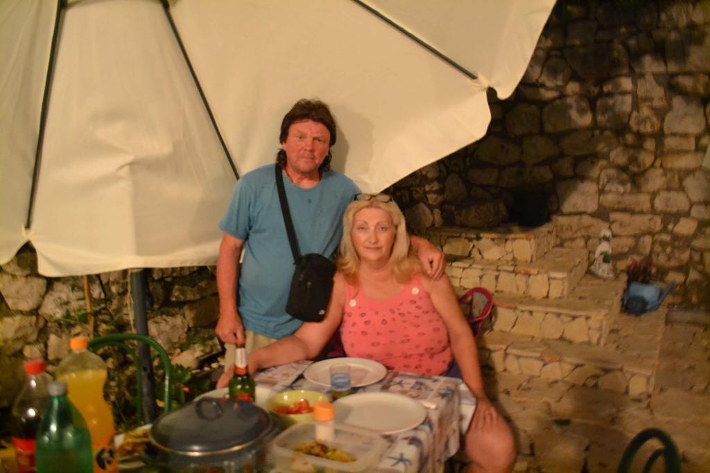 Apartmani Jenny I Tania Lopar Exterior foto