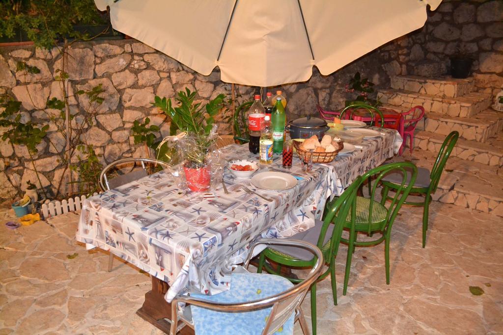 Apartmani Jenny I Tania Lopar Exterior foto