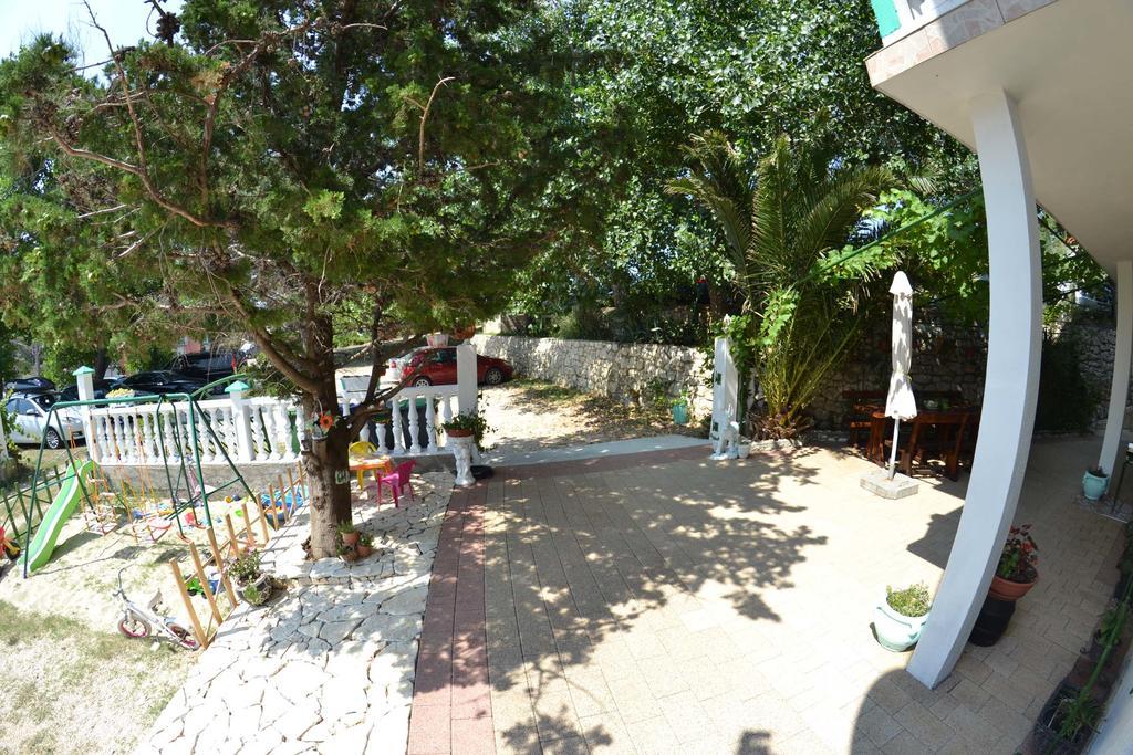 Apartmani Jenny I Tania Lopar Exterior foto