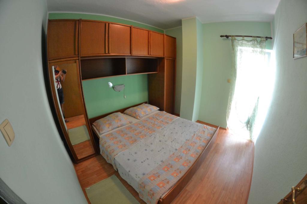 Apartmani Jenny I Tania Lopar Exterior foto