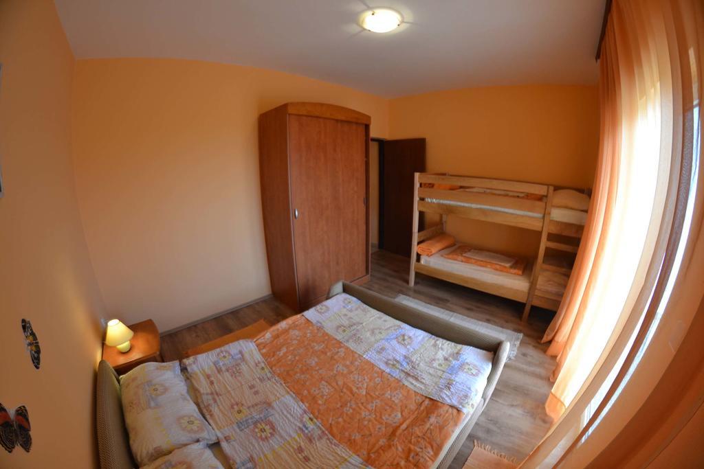 Apartmani Jenny I Tania Lopar Exterior foto