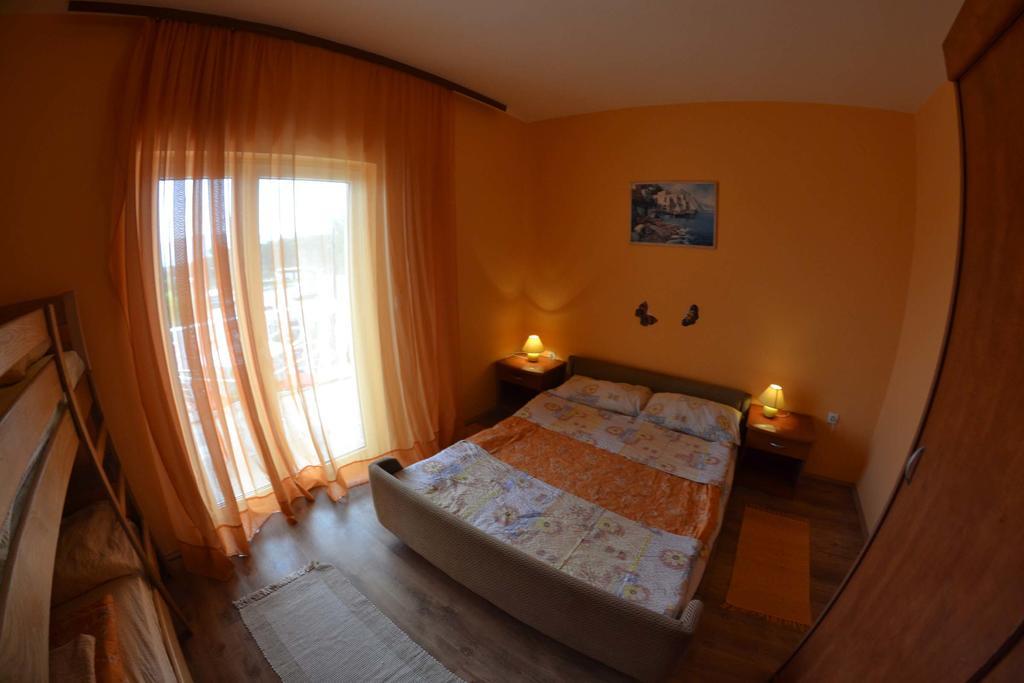 Apartmani Jenny I Tania Lopar Exterior foto