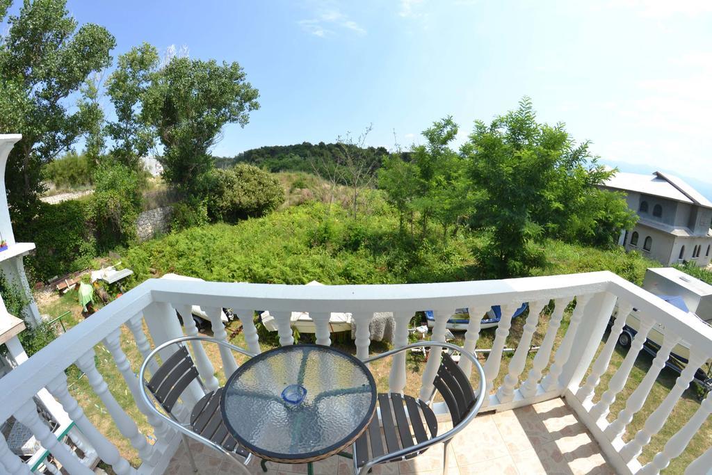 Apartmani Jenny I Tania Lopar Exterior foto