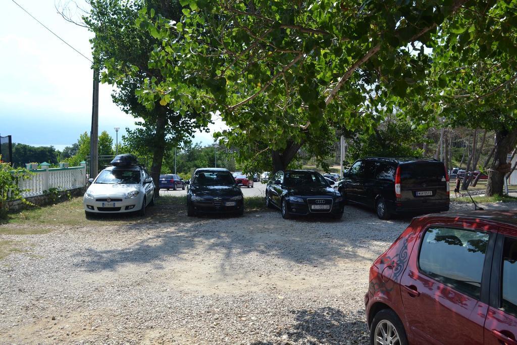 Apartmani Jenny I Tania Lopar Exterior foto